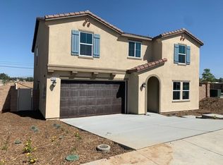9640 Honeyberry Ln, Riverside, CA 92508