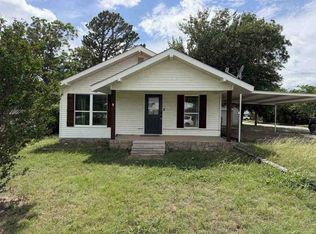 202 S 7th St, Jacksboro, TX 76458
