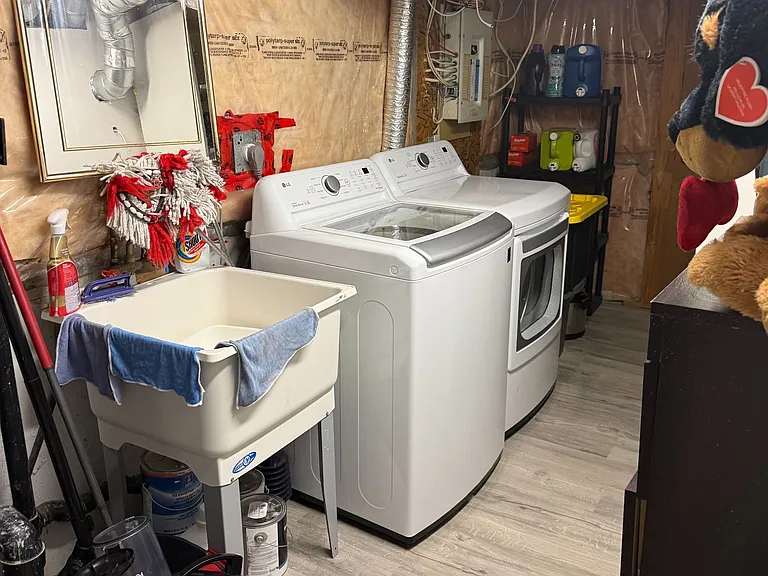 858 Khan Cres #BASEMENT — Photo 18