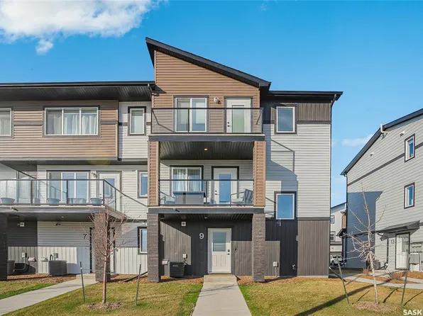 UNIT 9-651 Dubois CRESCENT, Saskatoon, SK S7V 0R3