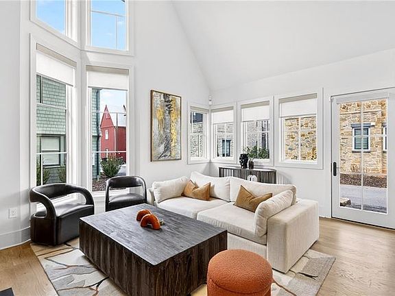 2nd image of 110 Channing Ln
