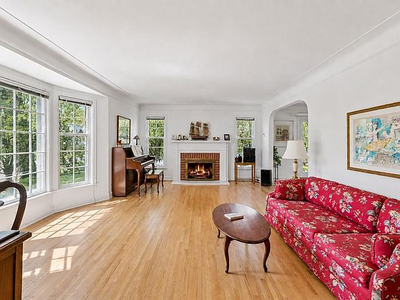 3rd image of 4345 Brook Ave S