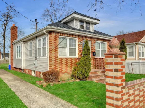 81 Westfield Avenue, Roosevelt, NY 11575