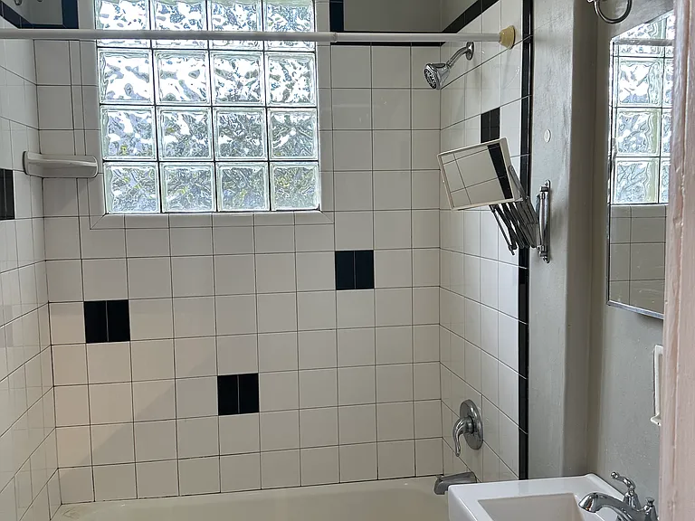 926 Greenwood Ave NE #3 — Photo 10