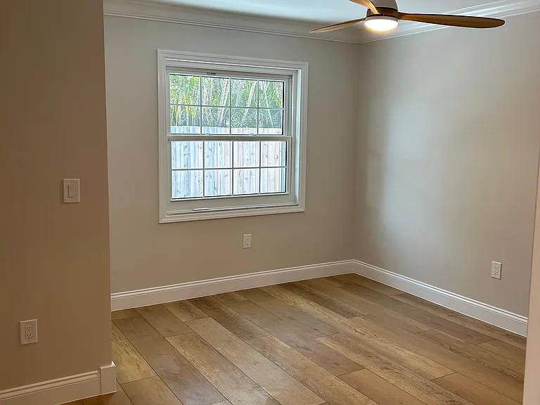 691 Russell St — Photo 21