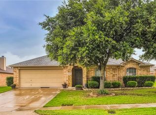 1313 Columbia Dr, Midlothian, TX 76065