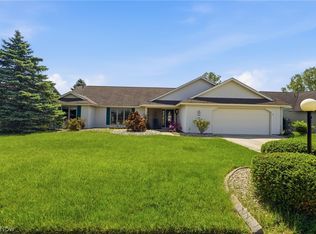 33037 Pebble Brook Dr, North Ridgeville, OH 44039