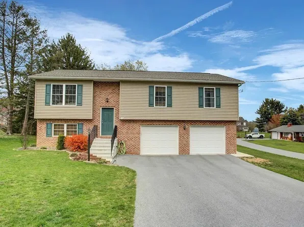 1124 Hamilton Dr, Chambersburg, PA 17202