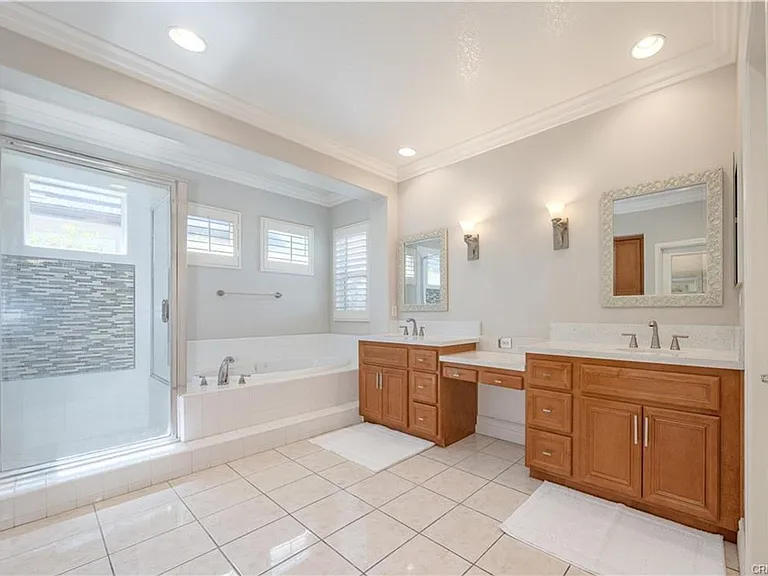 18571 Amalia Ln — Photo 21