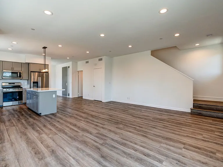 1276 E Santa Clara St — Photo 8