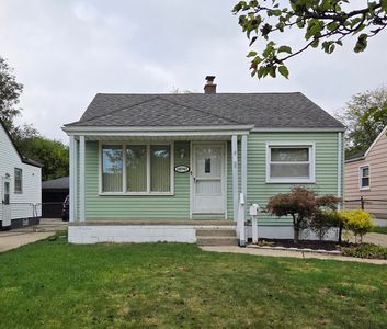 18747 Woodland St, Harper Woods, MI, 48225