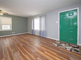 15 Rissant Dr, Florissant, MO 63031