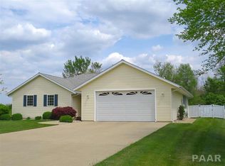 330 Whispering Oaks Dr, Metamora, IL
