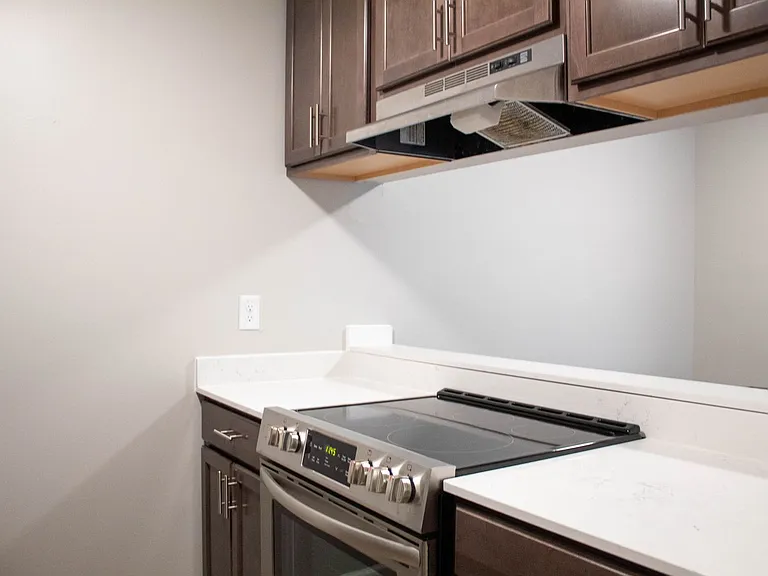 909 S Locust St — Photo 47