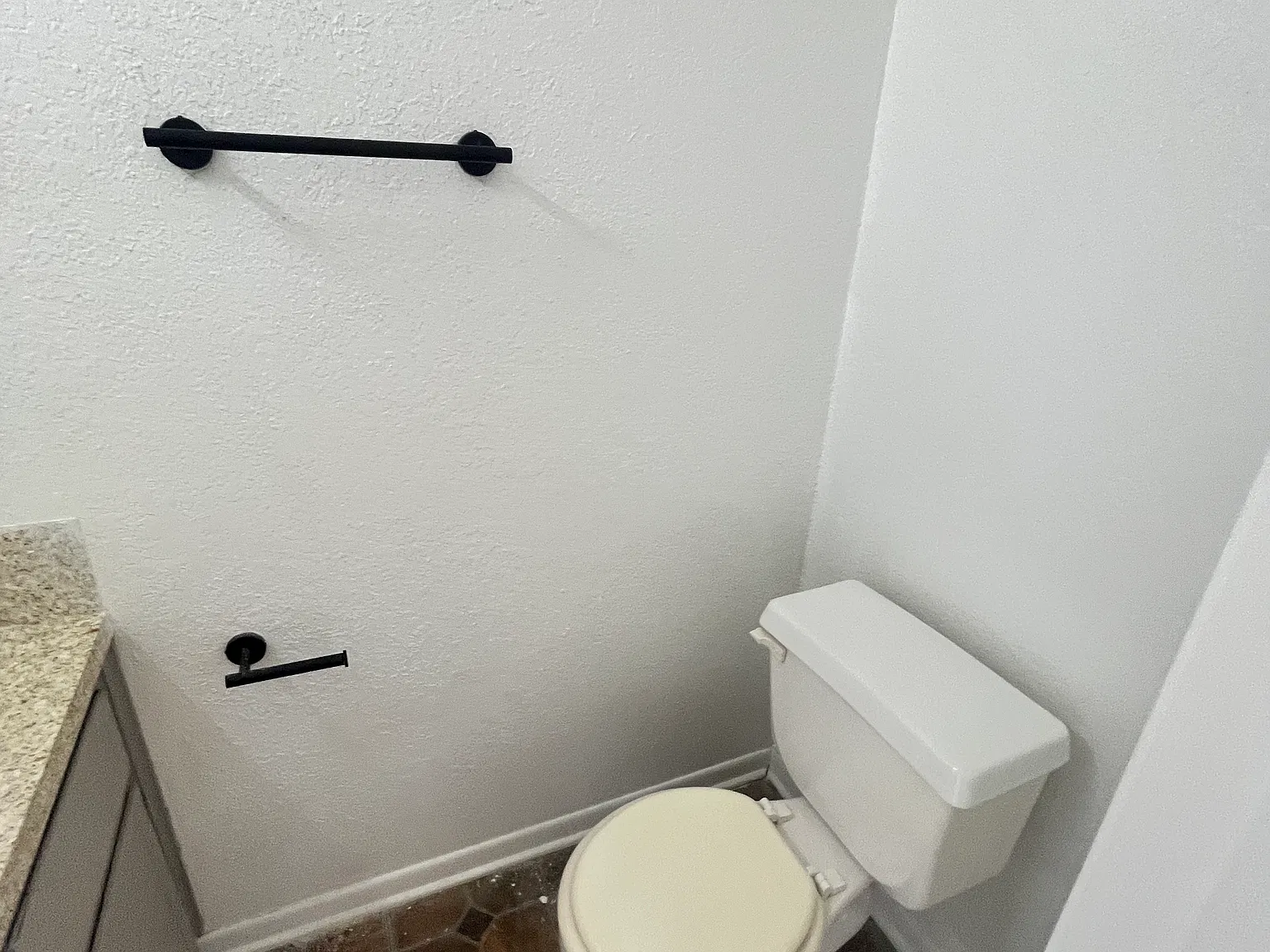 2 bed, 1.5 bath, $895 — Photo 4