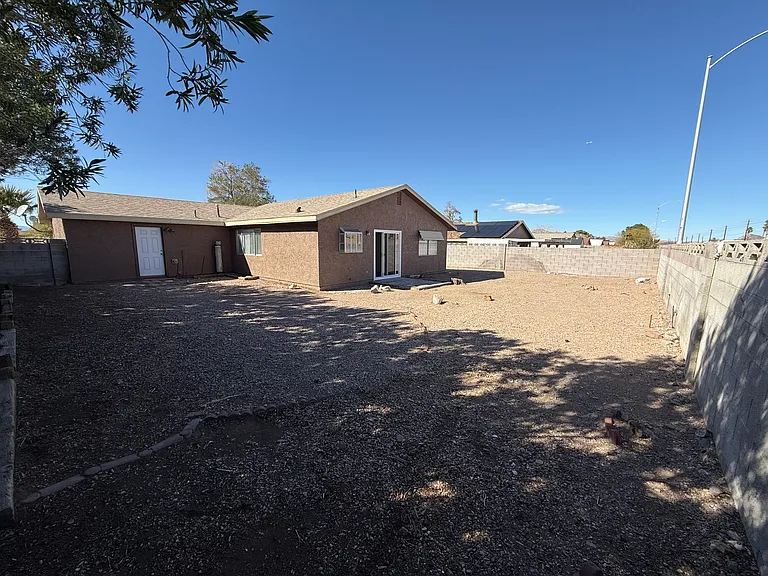 455 Ash St — Photo 20