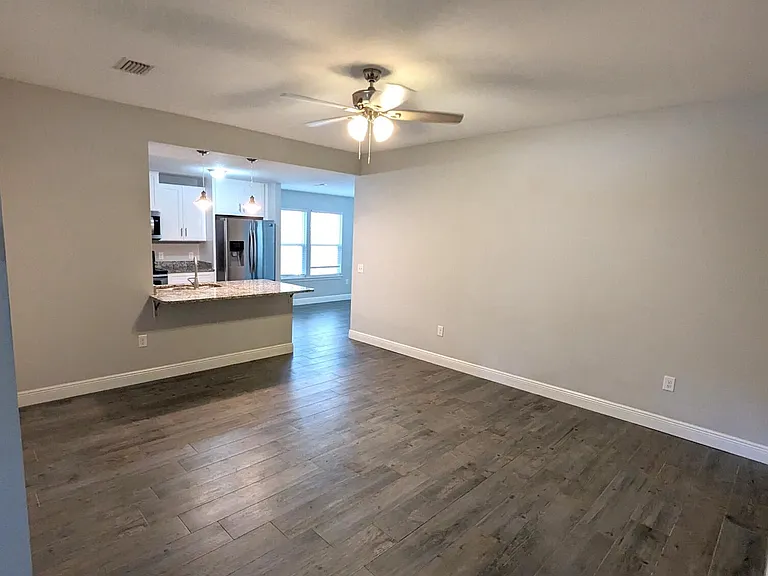 6762 Valerie Ln — Photo 2