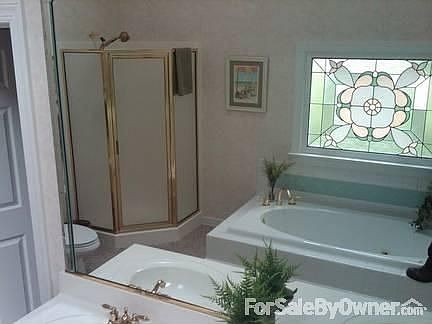 LARGE MASTER BATH