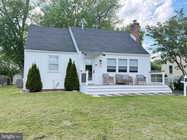 108 School House Ln, Brookhaven, PA 19015