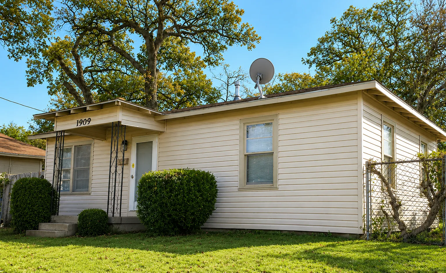 2 bed, 748 sqft, $1,450 — Photo 2