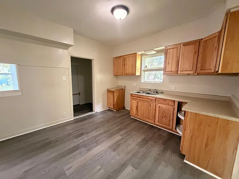 19 E Oakland St — Photo 5