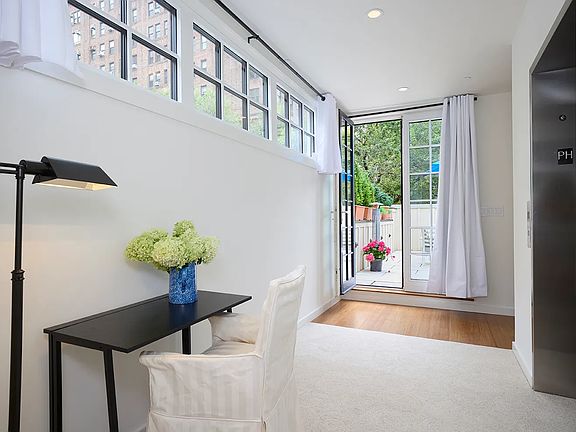 4th image of 25 W 94th St #Penthouse