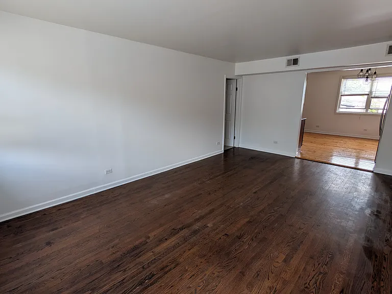 2654 W Rascher Ave #303 — Photo 27