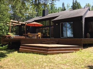 8985 Spinnaker Ln, East Jordan, MI 49727