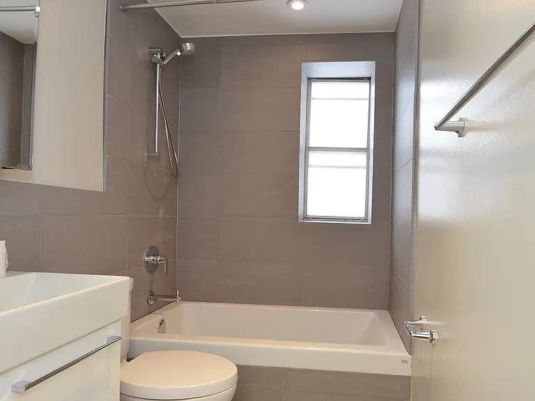 83 Isabella St — Photo 31