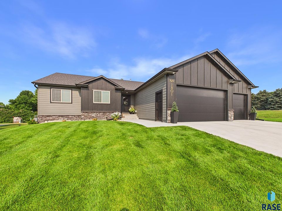1st image of 1801 S Firefly Dr