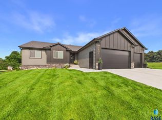 1801 S Firefly Dr, Sioux Falls, SD 57110