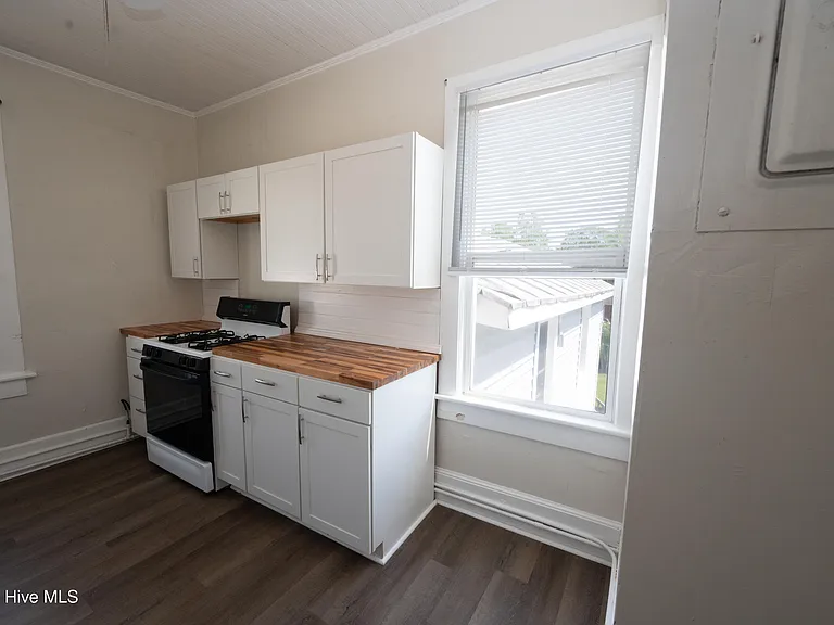 1821 Spencer Ave #B — Photo 12