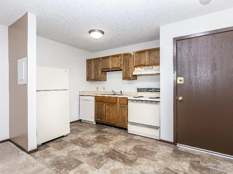 Foxhill Apartments — Photo 20