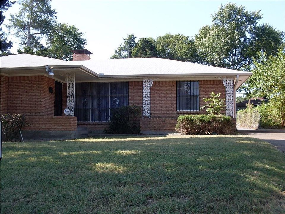 1st image of 916 Oak Forest Dr