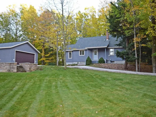 4395 W Fox Farm Rd, Manistee, MI 49660