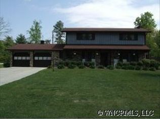 115 Brentwood Dr, Hendersonville, NC 28739
