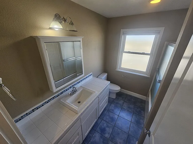 300 Trinidad St — Photo 30