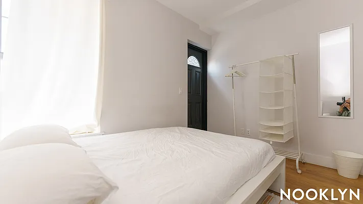 Rented by Nooklyn NYC LLC | media 24