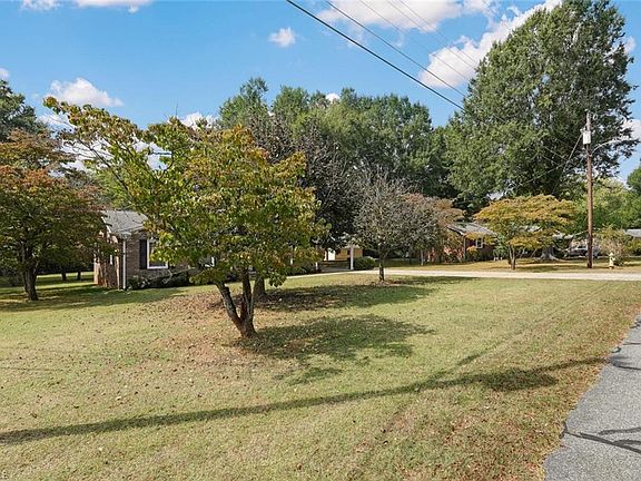 5th image of 1336 Linville Dr