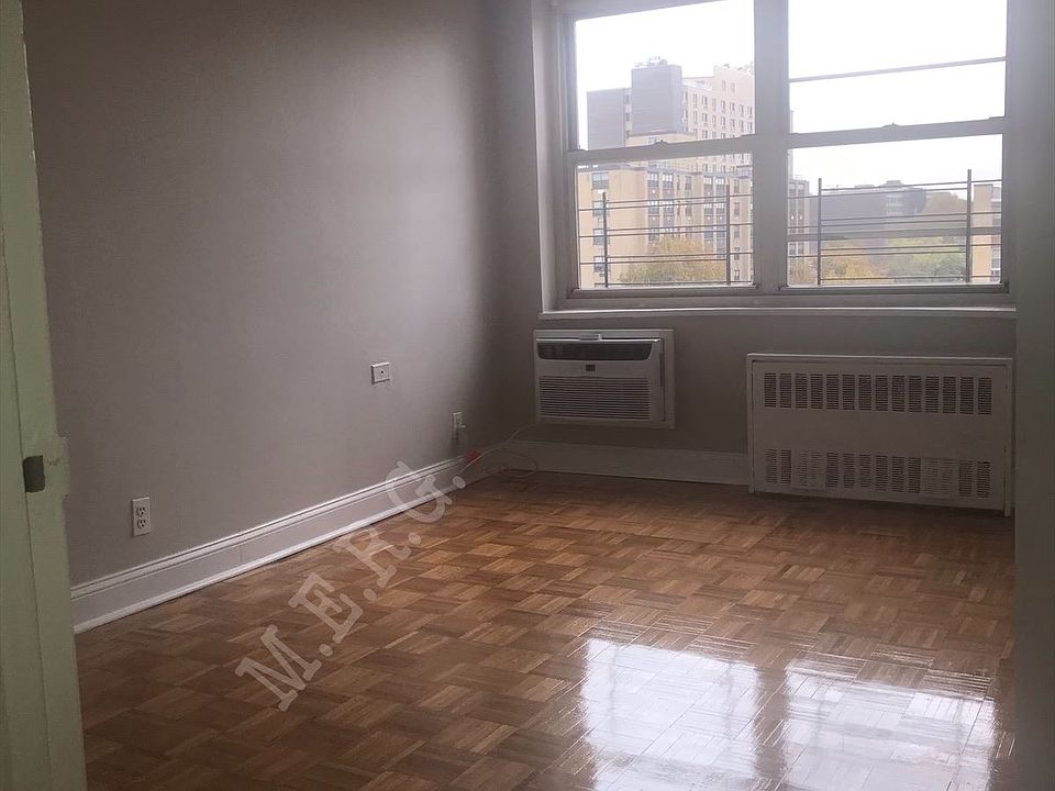 1st image of 104 Park Ave