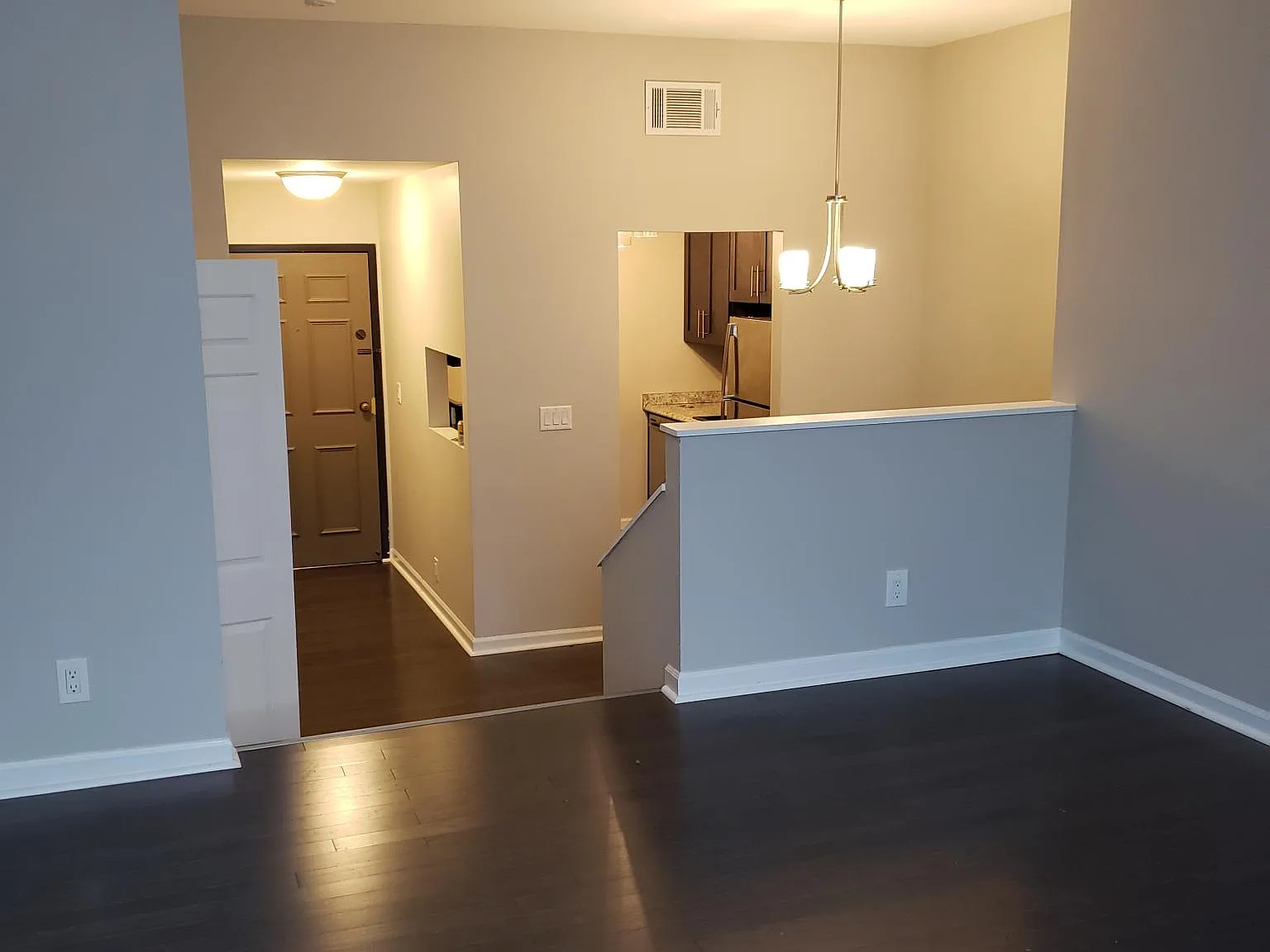 1 bed, 875 sqft, $1,150 — Photo 4