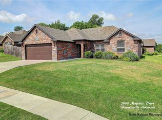 2403 W Majestic Dr, Fayetteville, AR 72704