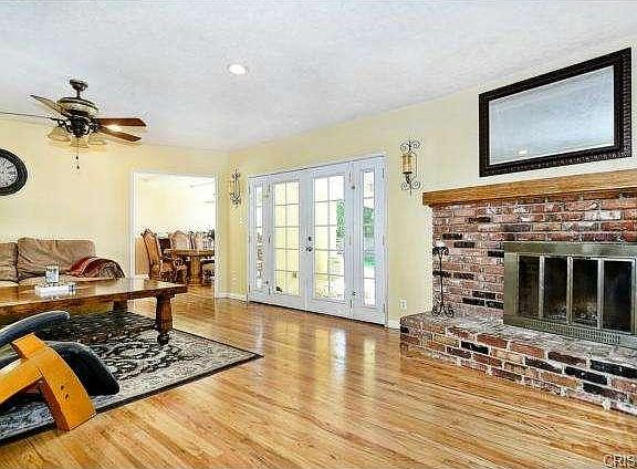 3rd image of 8345 Farralone Ave