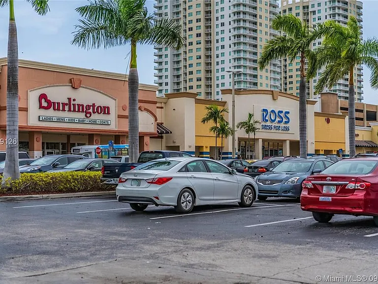 1124 NE 7th St — Photo 30
