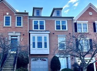 8019 Readington Ct, Springfield, VA 22152