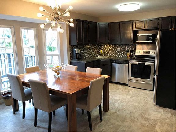 2nd image of 11927 Glenridge Dr