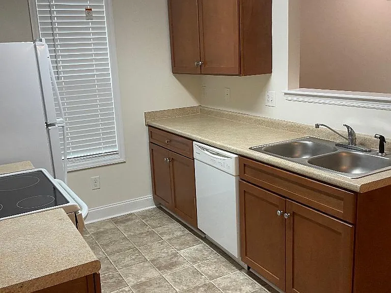 2198 Brechin Ln — Photo 2