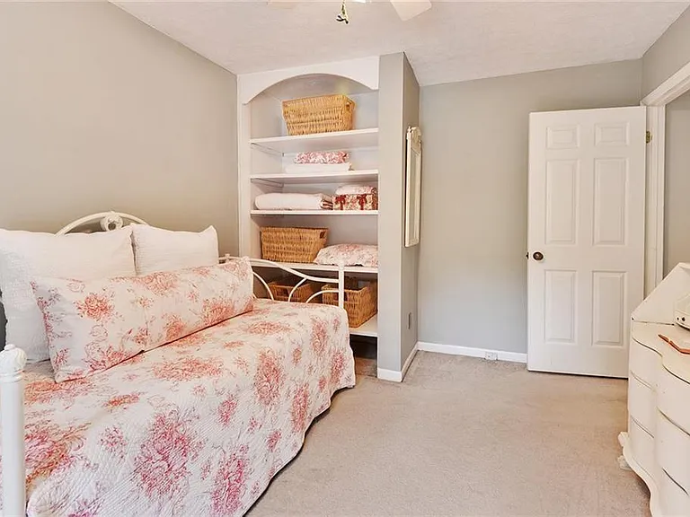 130 Cains Cove Dr — Photo 18
