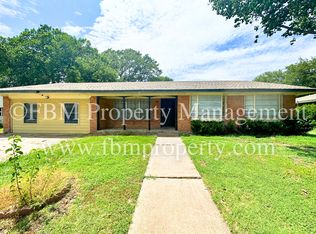 509 Lakeshore Dr, Ennis, TX 75119