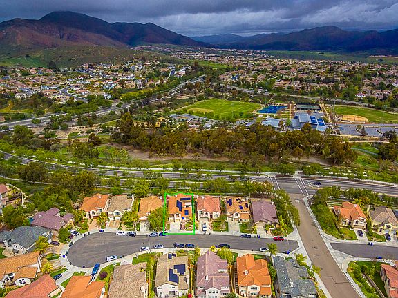 3rd image of 787 Esperanza Pl
